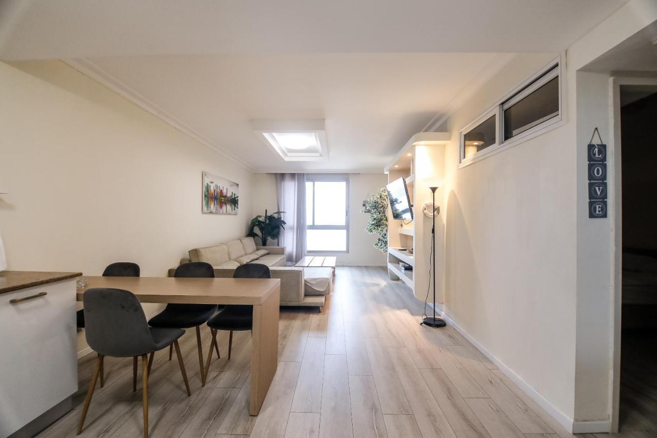 Apartamento בניין אלמוג - מגדל הים Haifa Exterior foto
