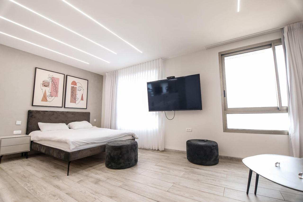 Apartamento בניין אלמוג - מגדל הים Haifa Exterior foto