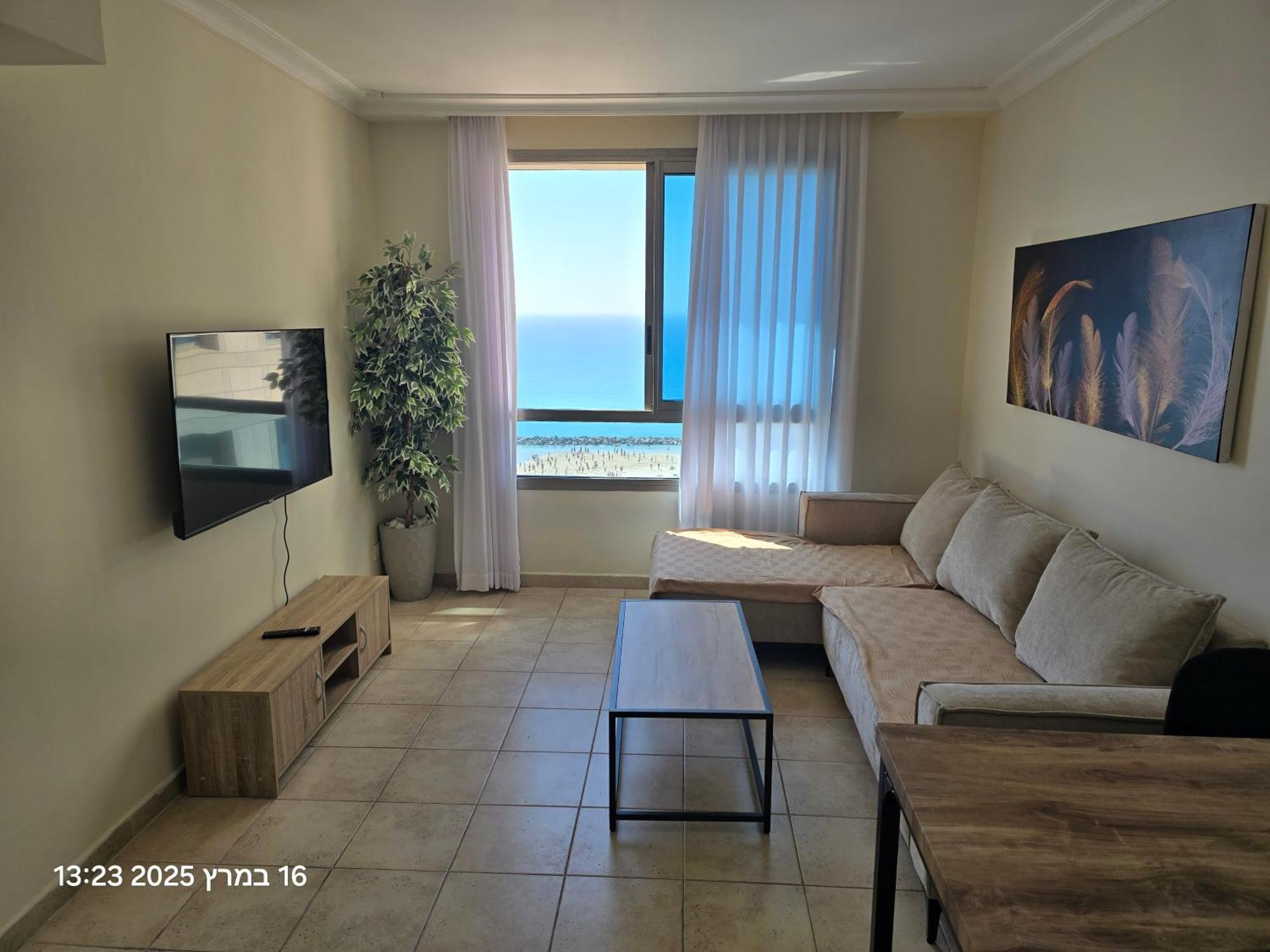 Apartamento בניין אלמוג - מגדל הים Haifa Exterior foto